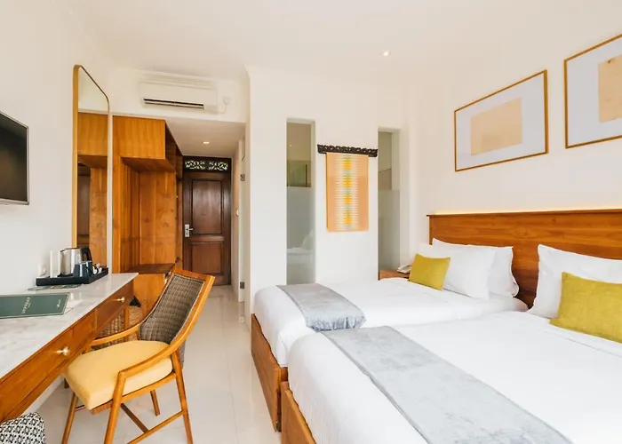 Hotel Umpadhi 4*